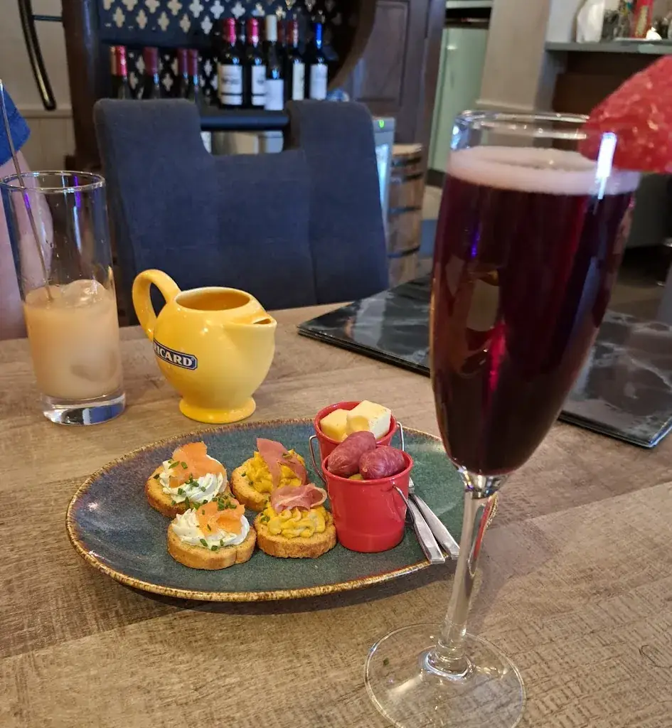 Lise Lbr_Le Saint Pierre_Visé_review