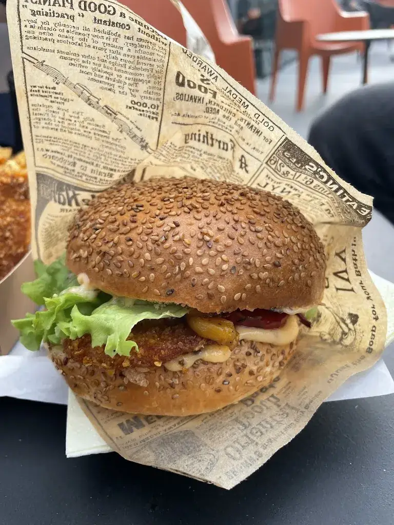 Morgane Magnette_LOKAL Foodtruck_Villers-le-Bouillet_reseña