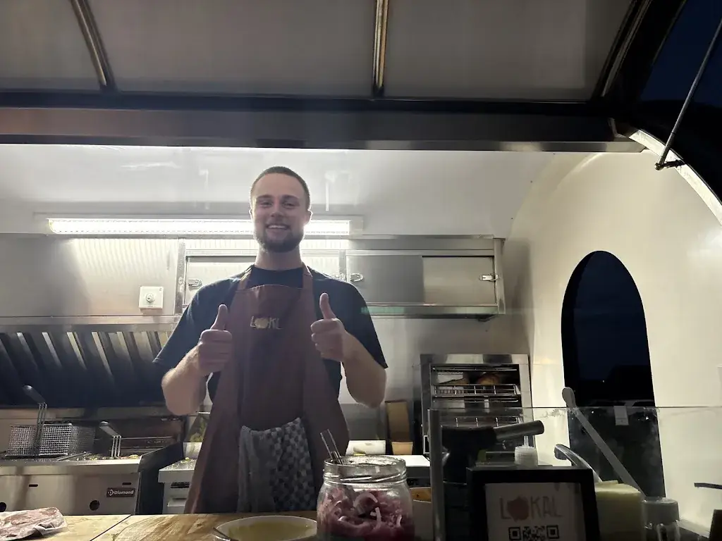 Guillaume Courtois_LOKAL Foodtruck_Villers-le-Bouillet_reseña