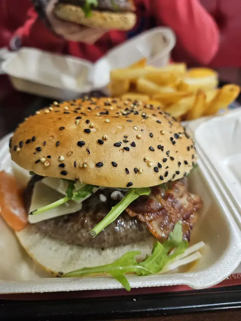 Menü_Maxi-Frites_Villers-le-Bouillet_Bild_4