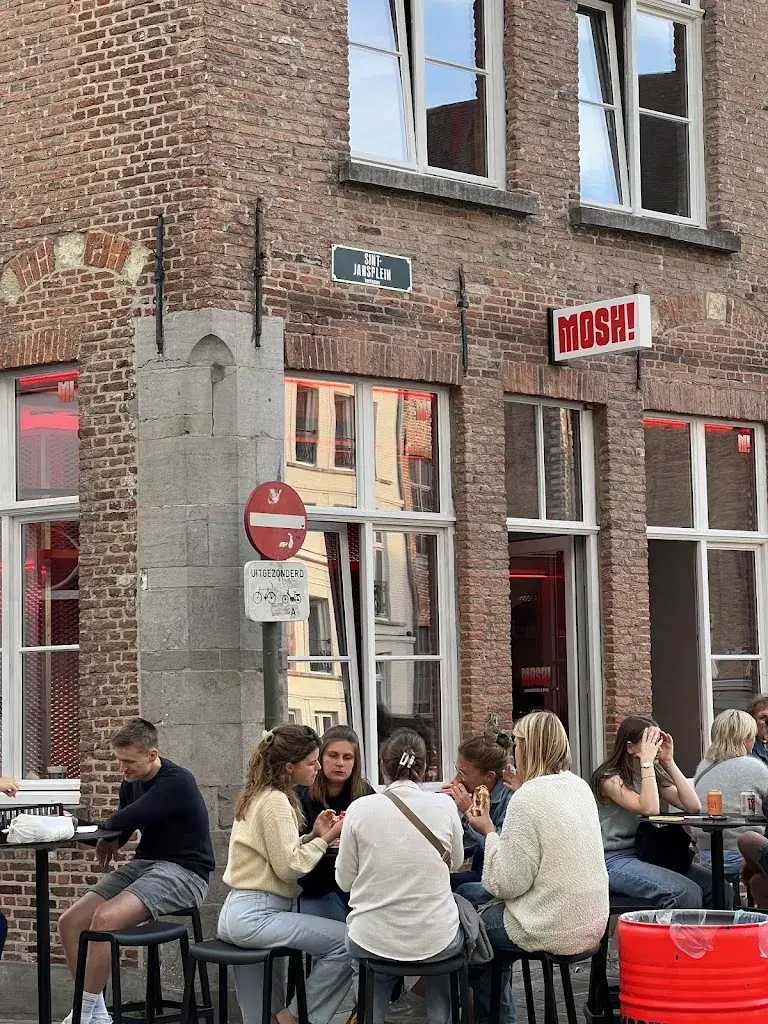 Rihab Bennadi_MOSH! Smashburgers & more_Brugge_review