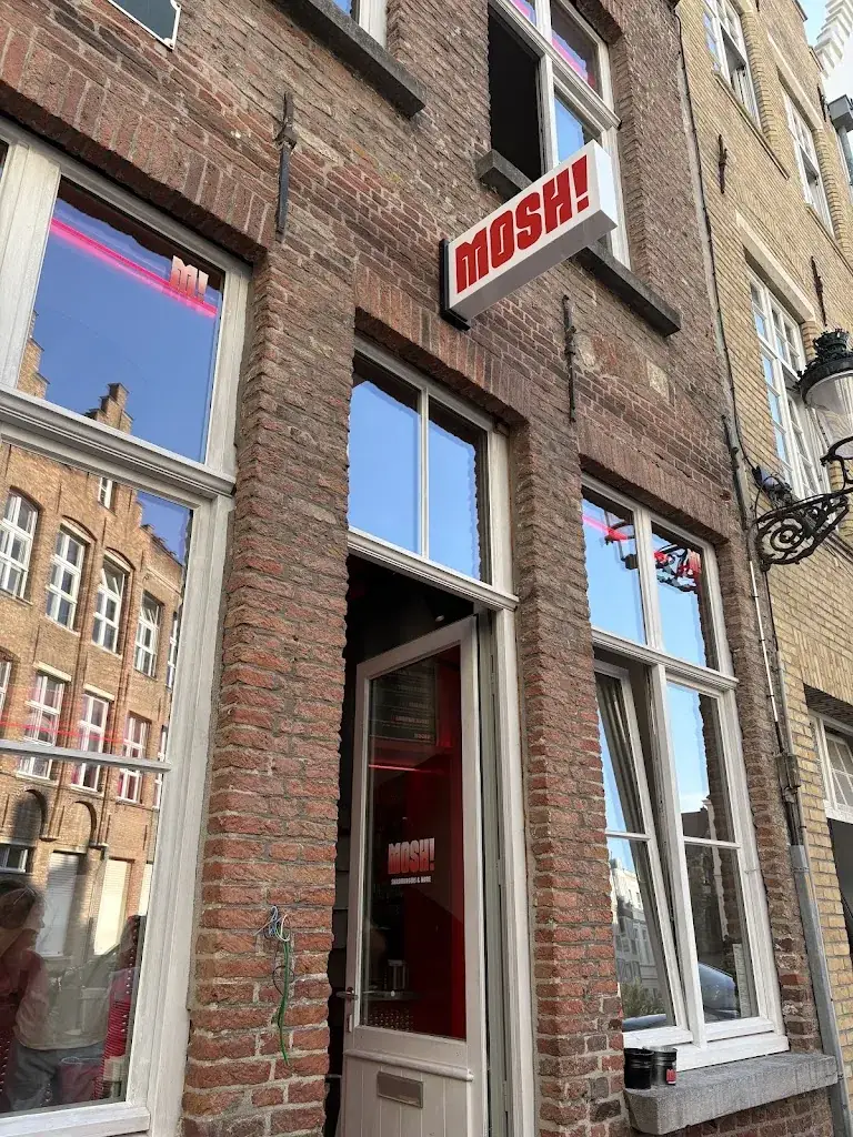 MOSH! Smashburgers & more Restaurant in Brugge