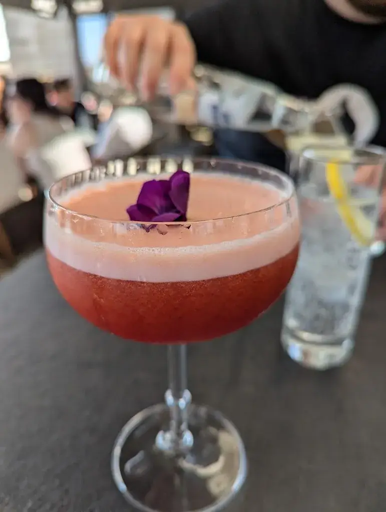 Shwe Phyo_ODA Rooftop Bar_Brugge_avis