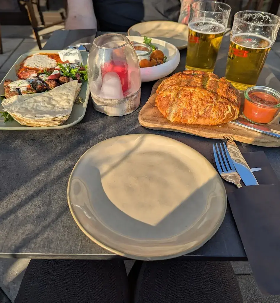 Oliver_ODA Rooftop Bar_Brugge_avis