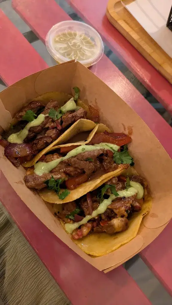 Menu_WuaKmole Latin Street Food_Brugge_image_5