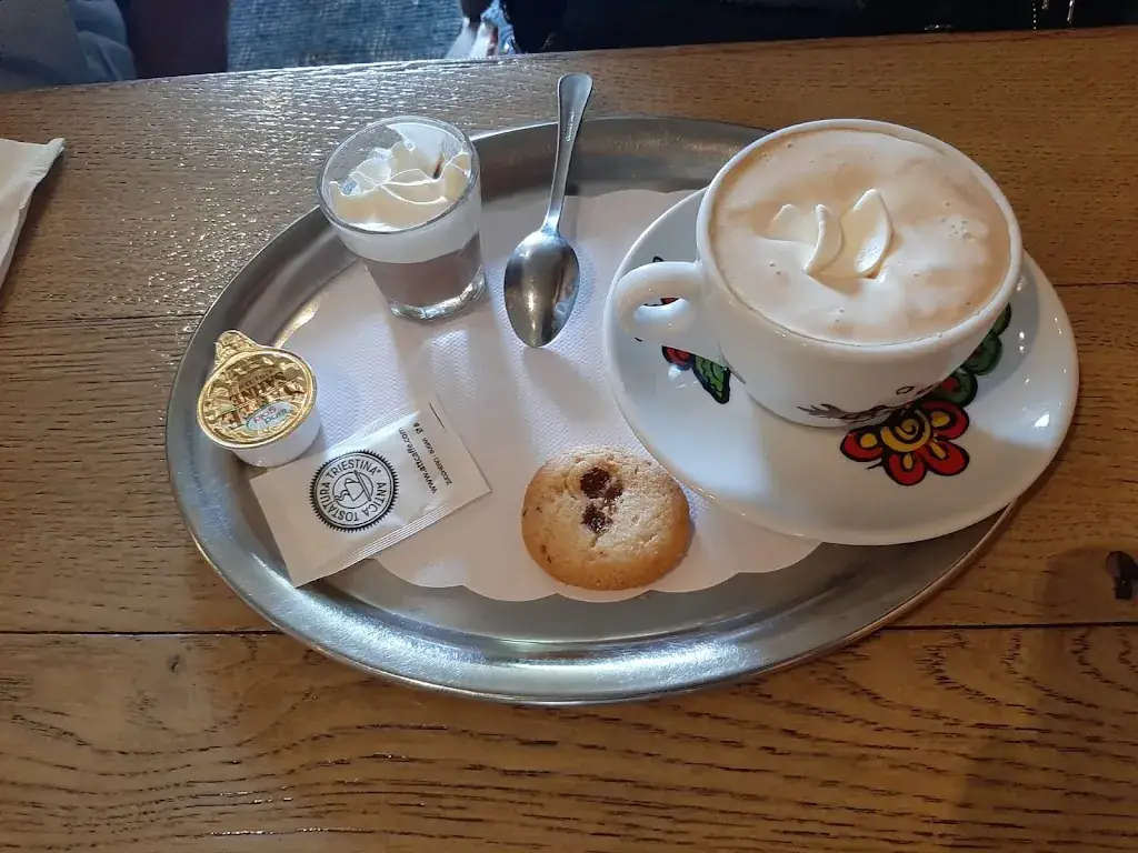 Tante Marie_Damme_slider_image_3