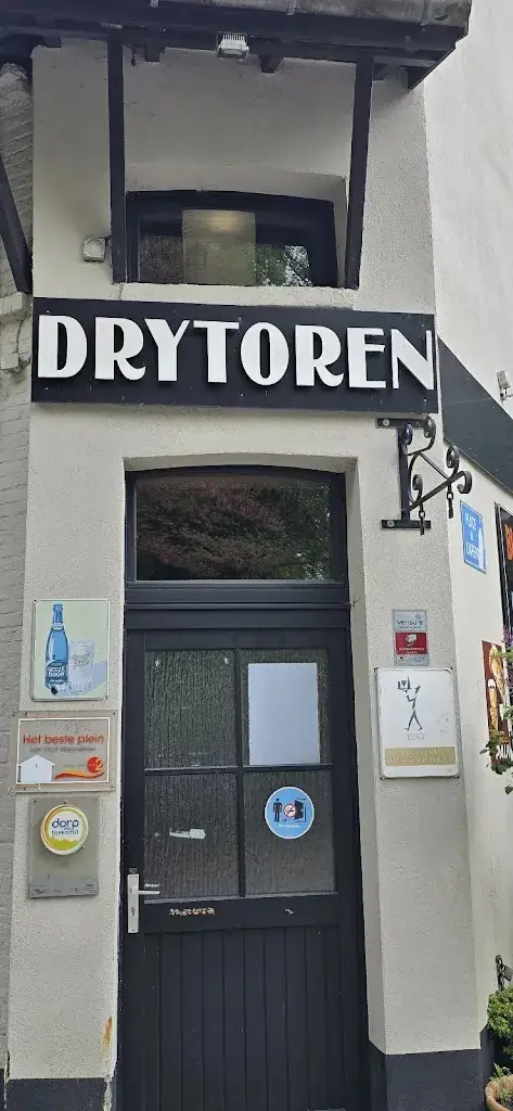 Yves Verriest_Eetcafé - Feestzaal Drytoren_Buggenhout_review