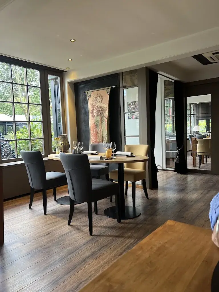 Jutarat Kongsri_Le Noble_Pinte_review