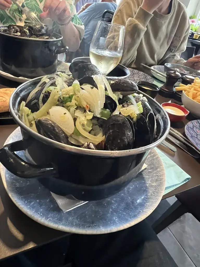 karl De Baenst_Huis 10_Pinte_review