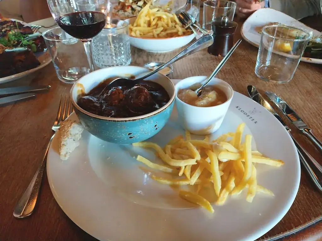 Carolyn Lee_'t Klooster_Pinte_review