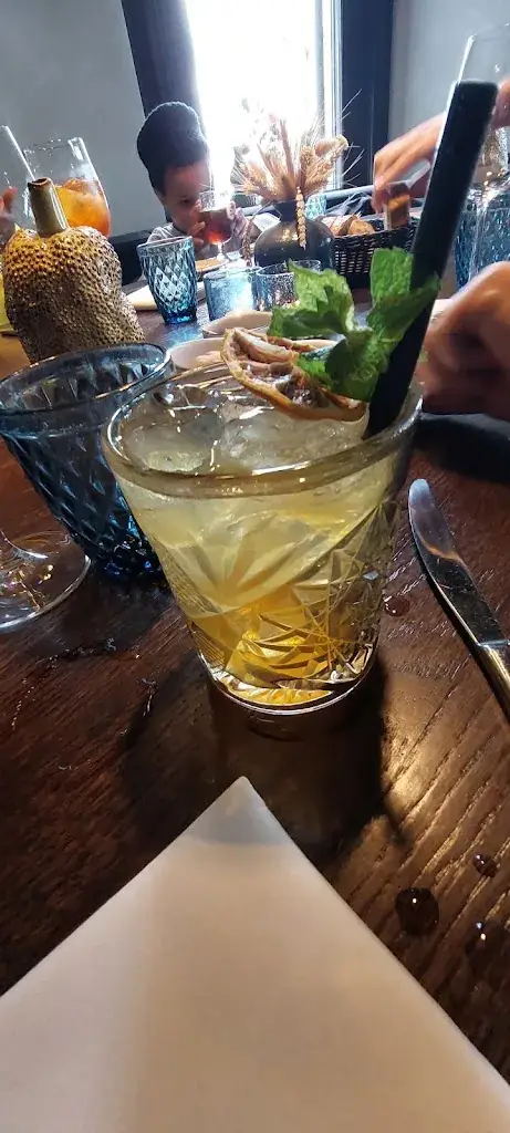 victoria nyaga_Bonaparte_Pinte_reseña