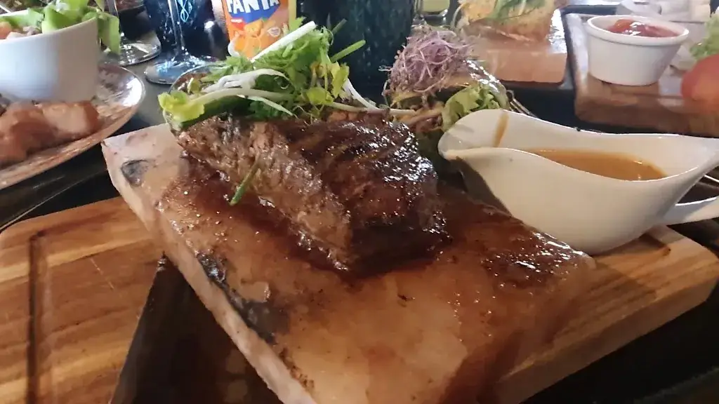 Bonaparte_Pinte_slider_image_2