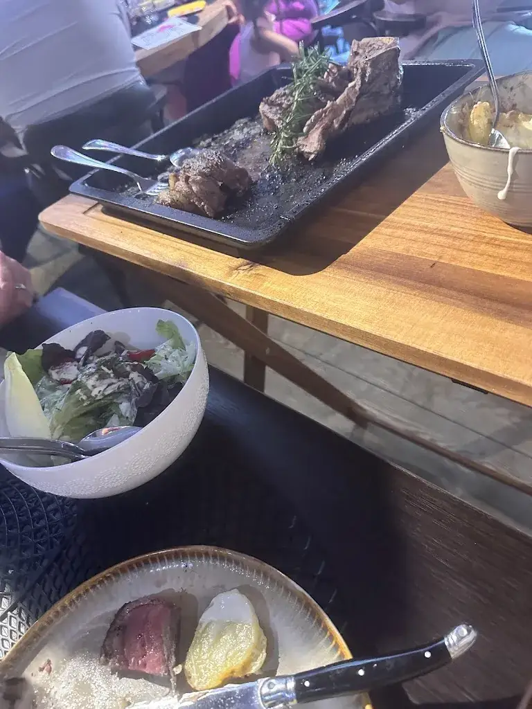 Ross & Lorraine_Aux Caves D'artois_Panne_review