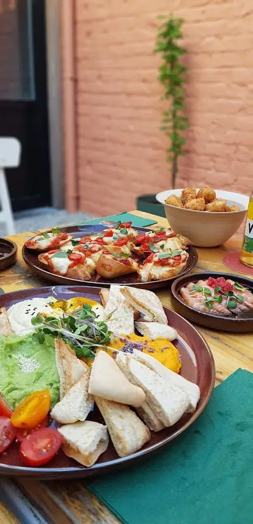 Kelly Blondé_Petit Comité_Panne_review