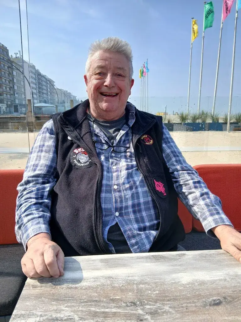 Kevin Abbott_Albert I_Panne_review