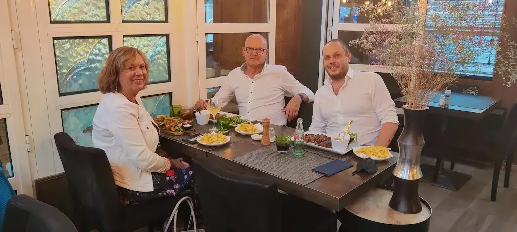 Tobias Bouten_Sparrenhof_Aalter_review