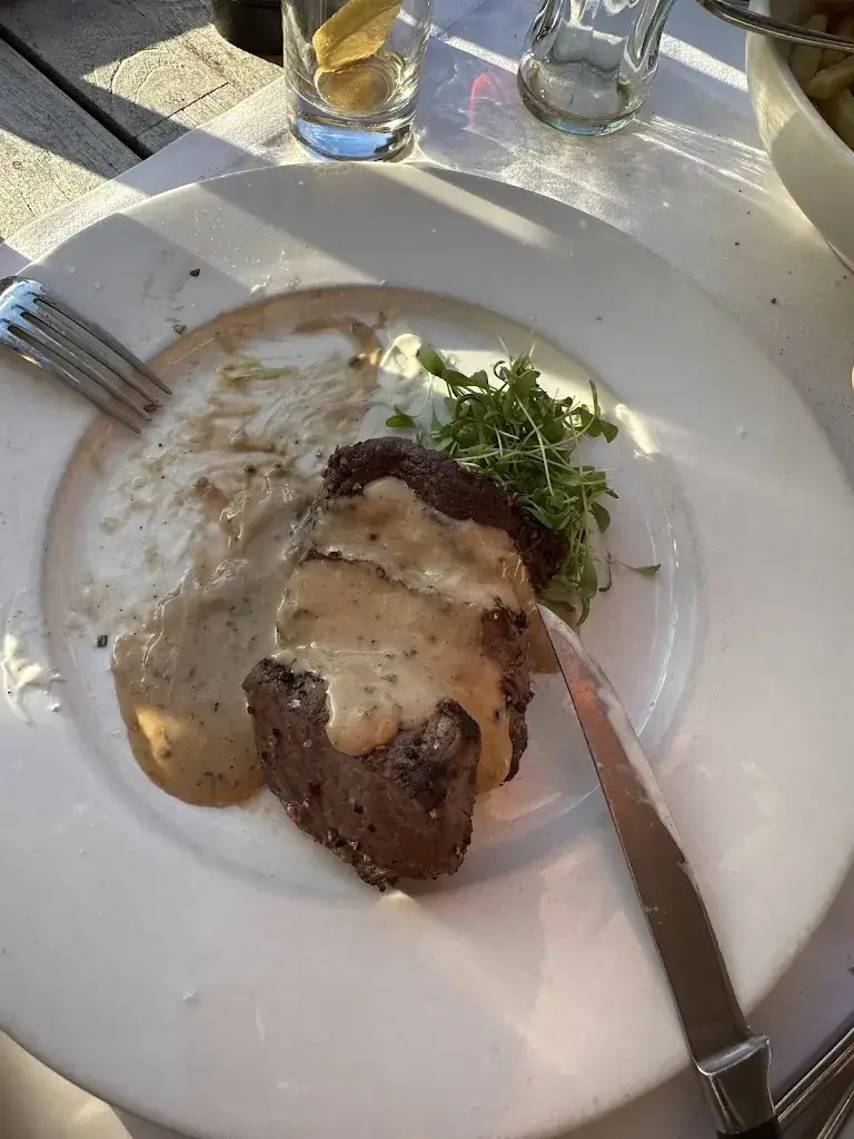 ugur ozbek_Gasthof Halifax_Deinze_review