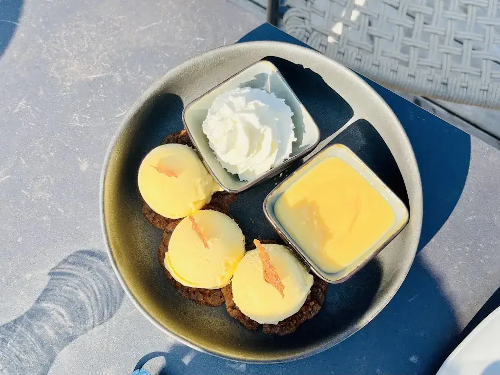 B. D._Bossuzanne_Liedekerke_review