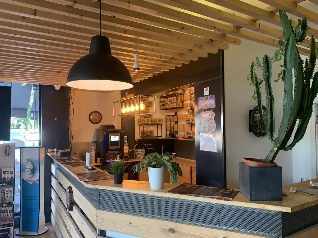 Maverick Constellation_Burger Zone_Machelen_review