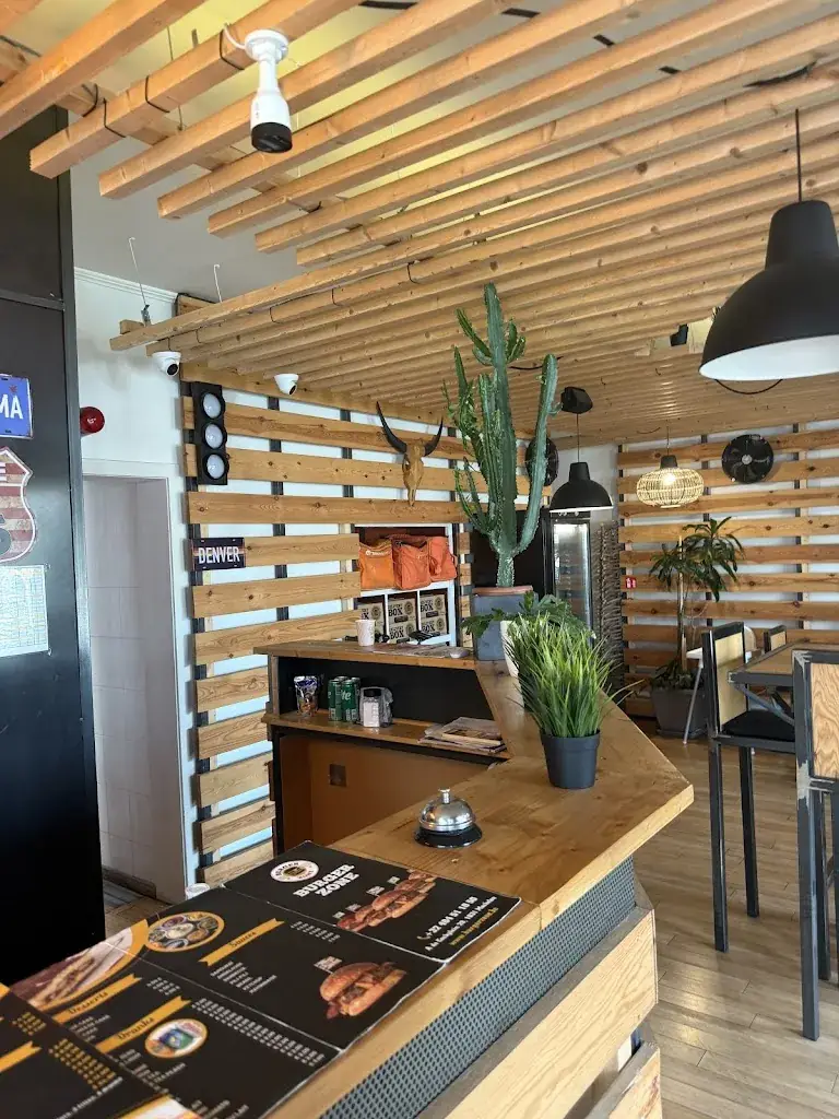 khalil sokkar_Burger Zone_Machelen_review