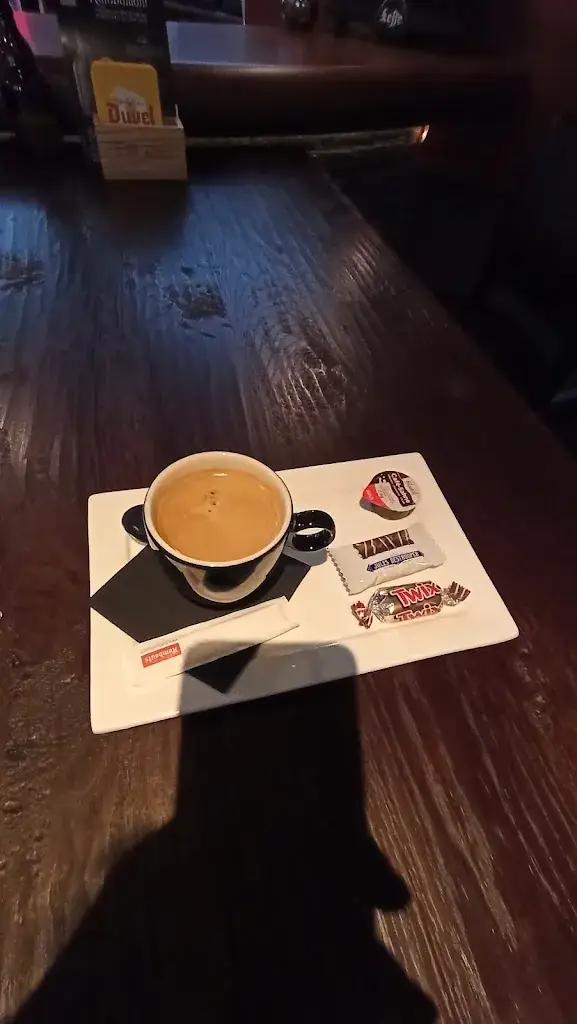 Mehdi Jabbari_Café PleXat_Dessel_review