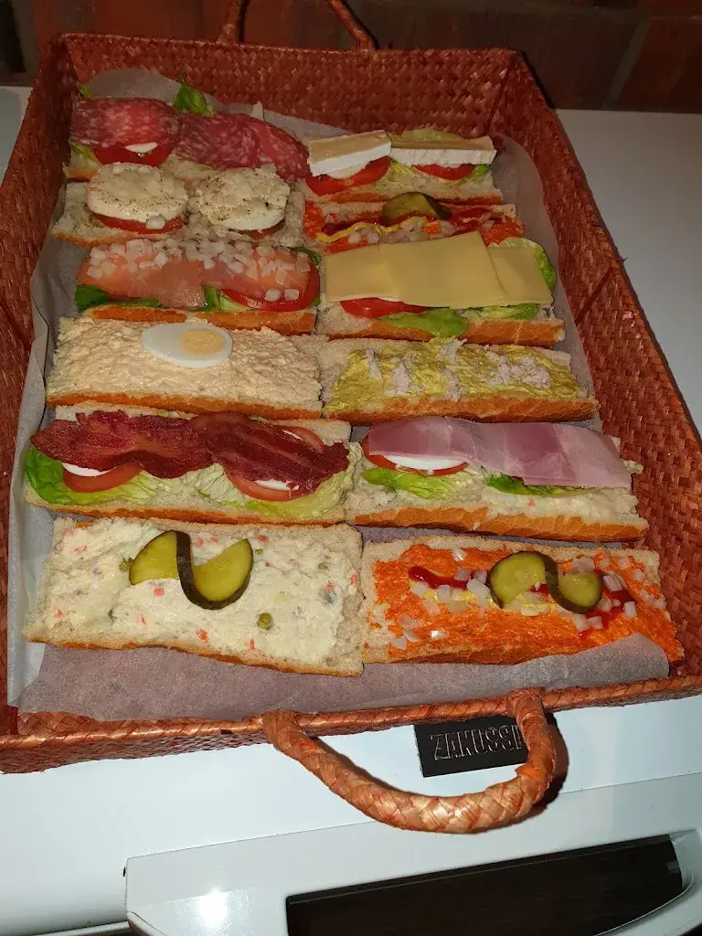 Guido Van Mechelen_Kruimelke ('T)_Dessel_review