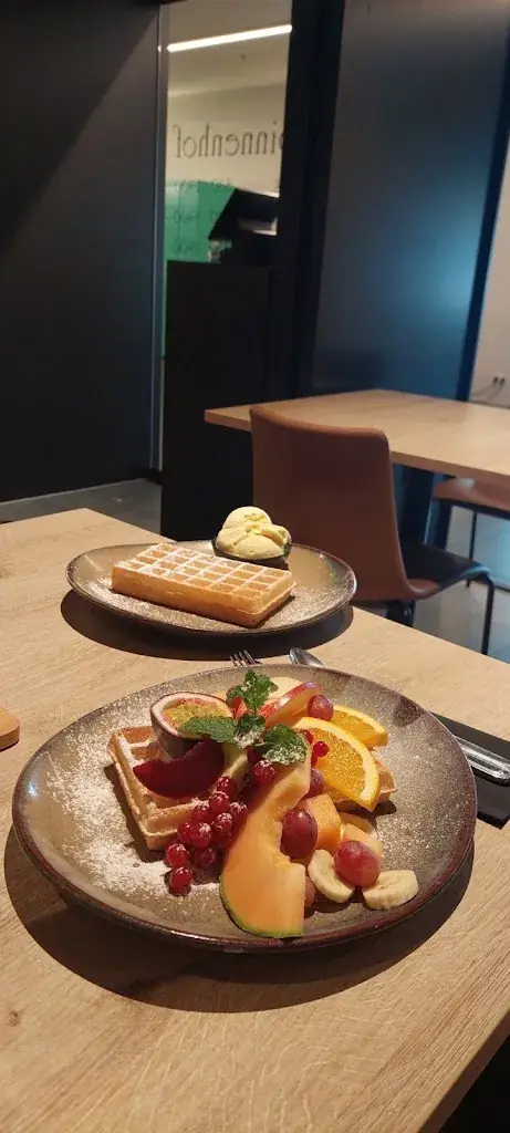 Katerina Tosheva LE-TE_Het Binnenhof_Diepenbeek_review