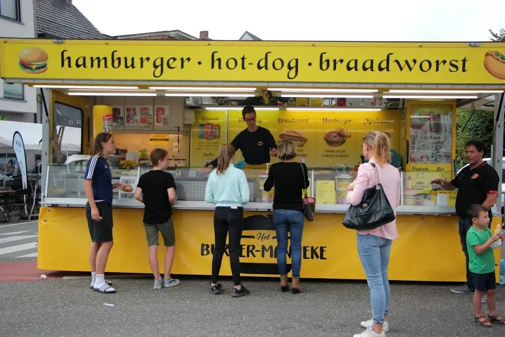 Hamburgerkraam aan huis Het Burger-Manneke restaurant in Destelbergen