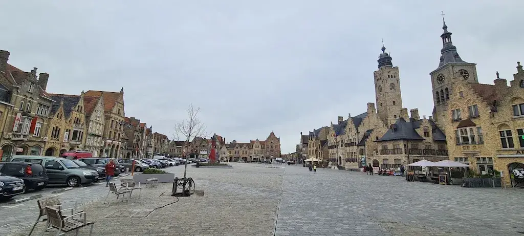 Bart Eekhaut_PÈRE ET MÈRE_Diksmuide_review