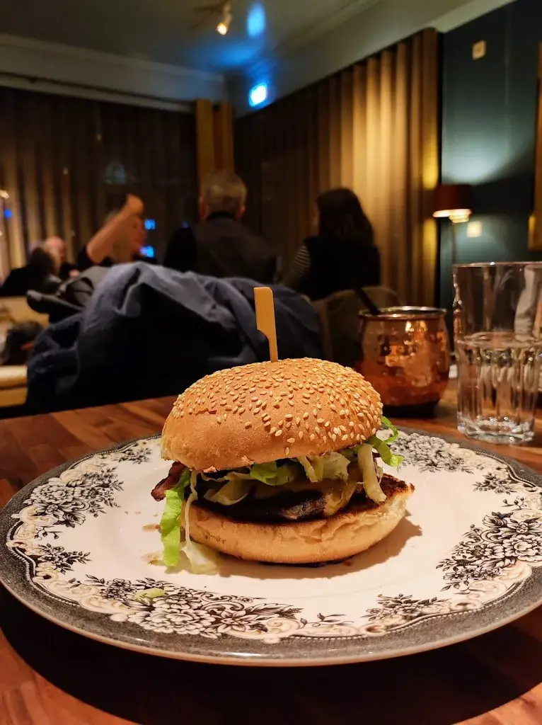 Johnny Flamingo_Diest_slider_image_3