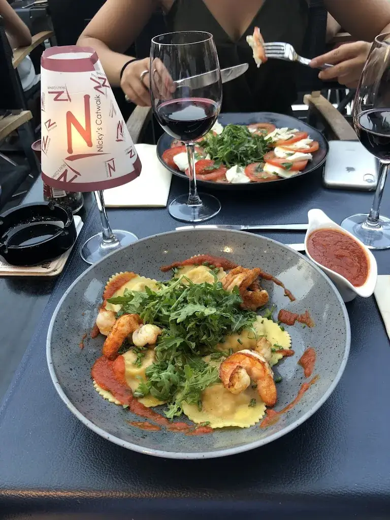 Lara Gelders_Nicky's, Café_Diest_review