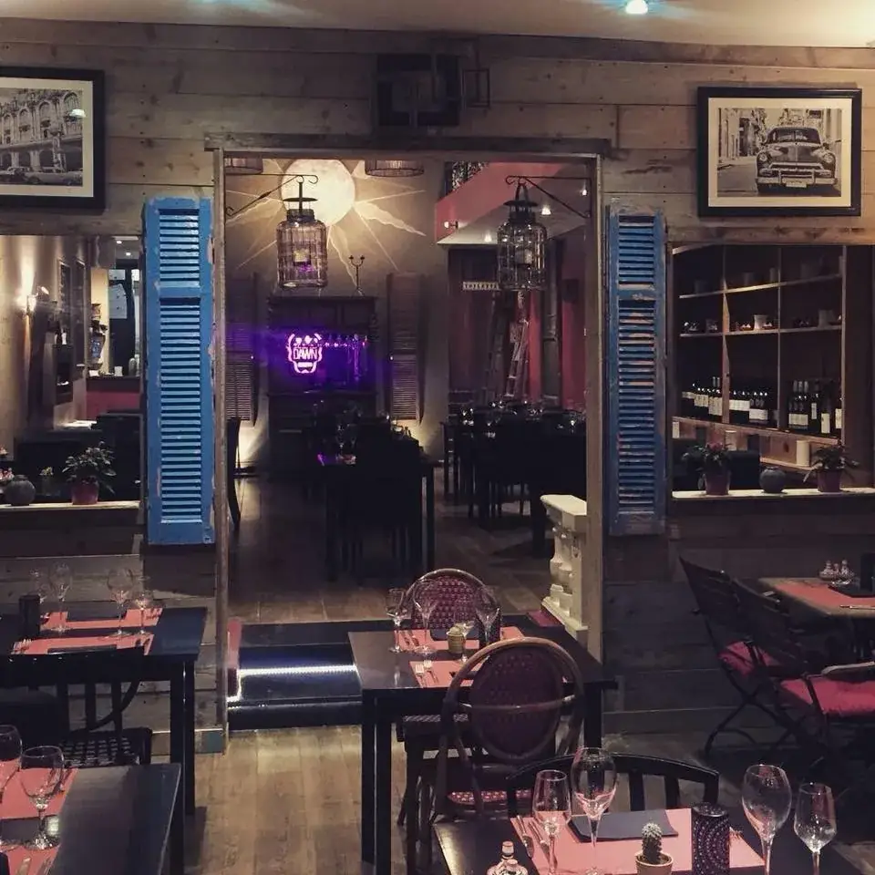 Rosa Negra / Sombrero Bar_Diest_slider_image_1