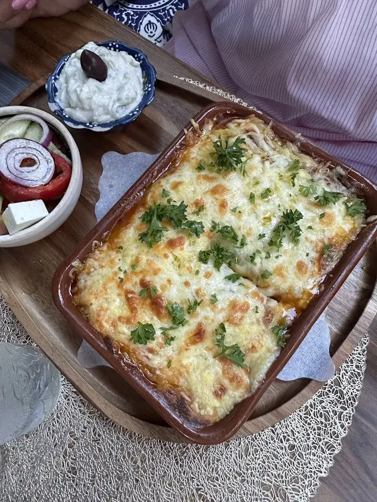 Dorien Bergmans_Bij de Griek (Ontbijt enzo)_Diest_reseña