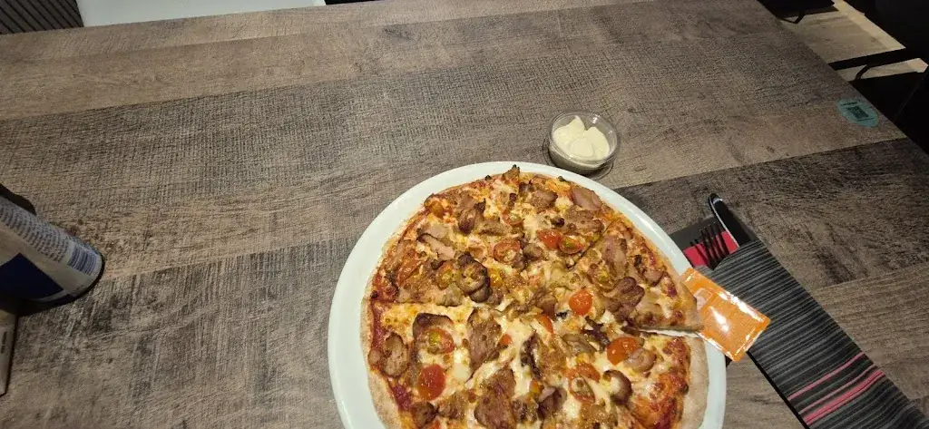 Pizza Meet Point_Duffel_slider_image_3