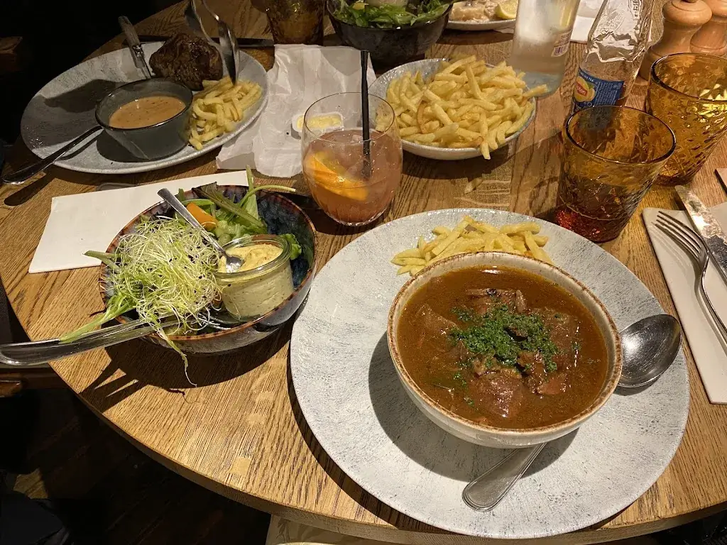 Jooli VERHAEGHE_Nouvellune_Evergem_review