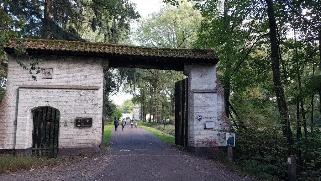 victoria nyaga_Drongengoedhoeve_Aalter_review