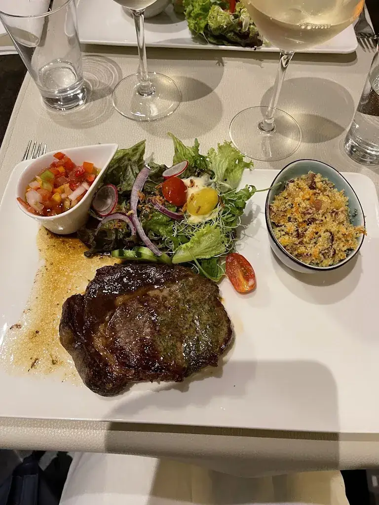 Anita Kuylen_Jobim_Bever_reseña