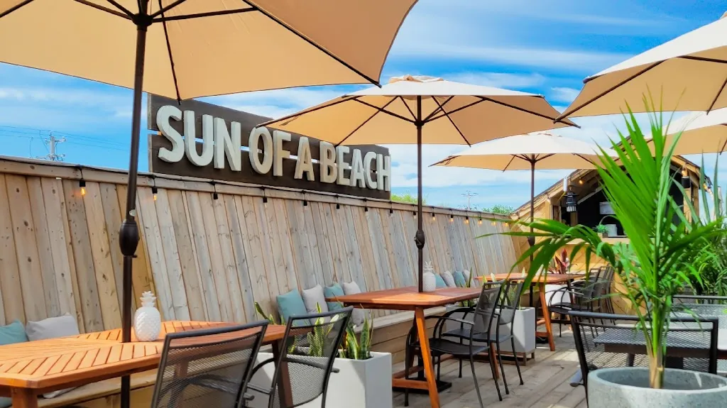 Sun of a Beach restaurant à Sylvan Lake