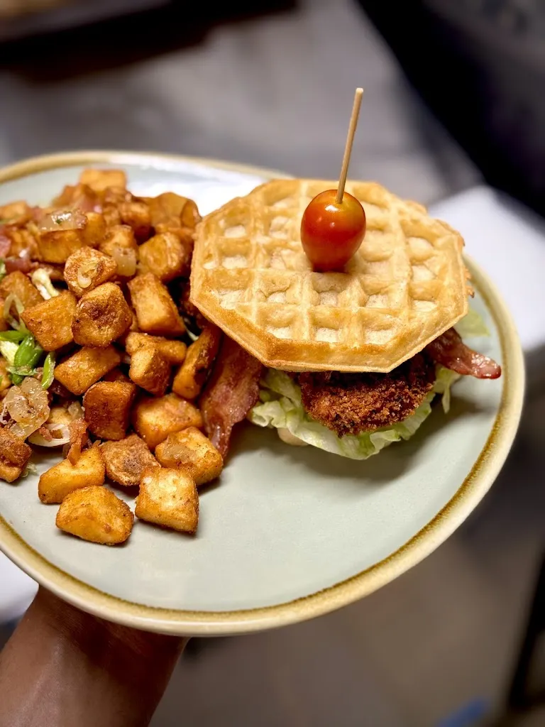 The Cove Restaurant & Lounge_Sylvan Lake_slider_image_2