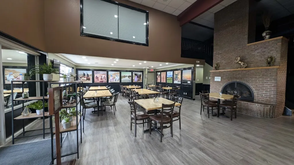 INDUS FLAVOUR restaurante en Three Hills