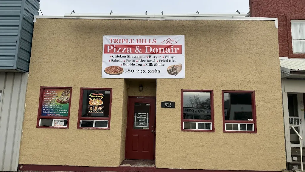 Triple Hills Pizza & Donair restaurante en Three Hills