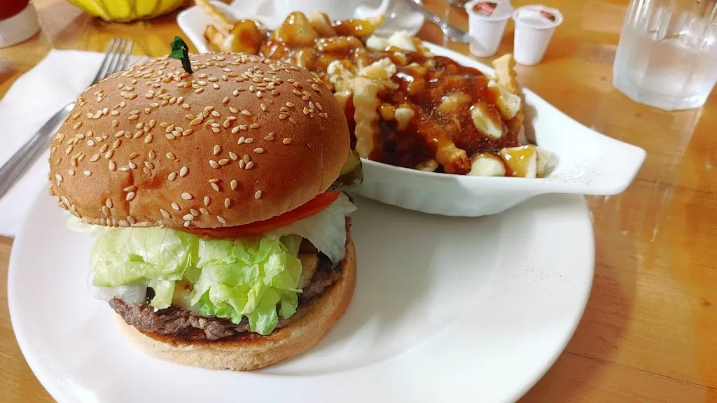 Kyren & Jacinda_U & Me Cafe_Taber_reseña