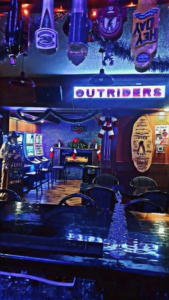 Outriders BBQ Steakhouse and Pub restaurante en Westlock