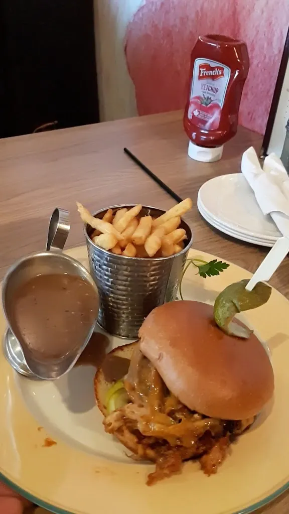 Huckleberry's Cafe_Wetaskiwin_slider_imagen_2