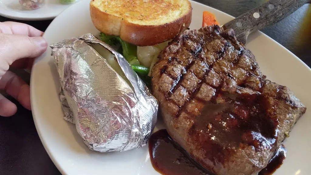Castle Steakhouse_Wetaskiwin_slider_immagine_2