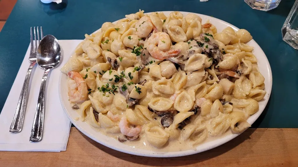 Anton's Pasta Bar_Burnaby_slider_imagen_3