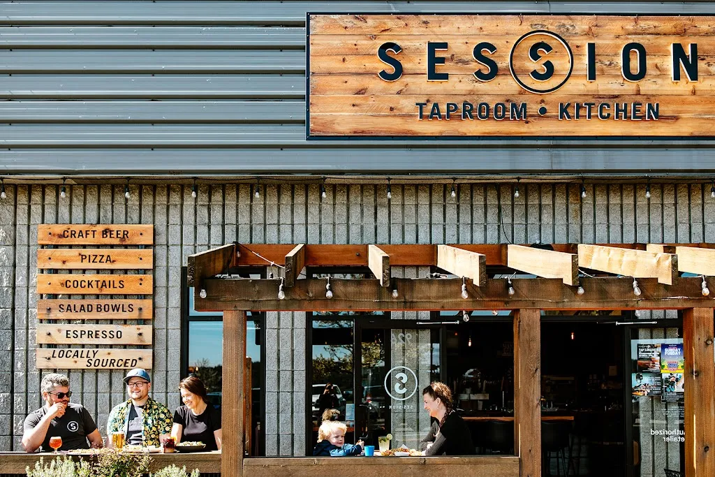 Session Taproom + Kitchen_Campbell River_slider_imagen_1