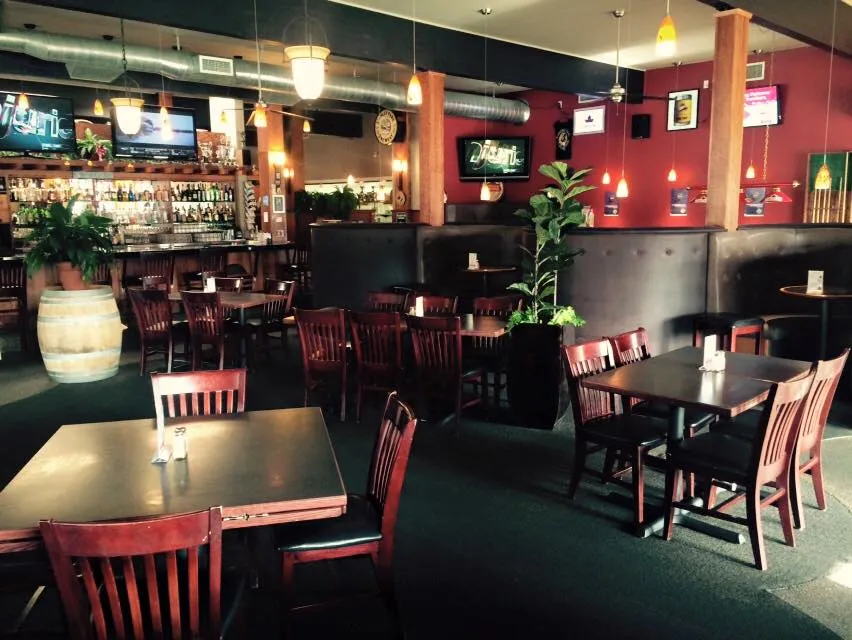 Black Rooster Classic Bar & Grill restaurante en Castlegar