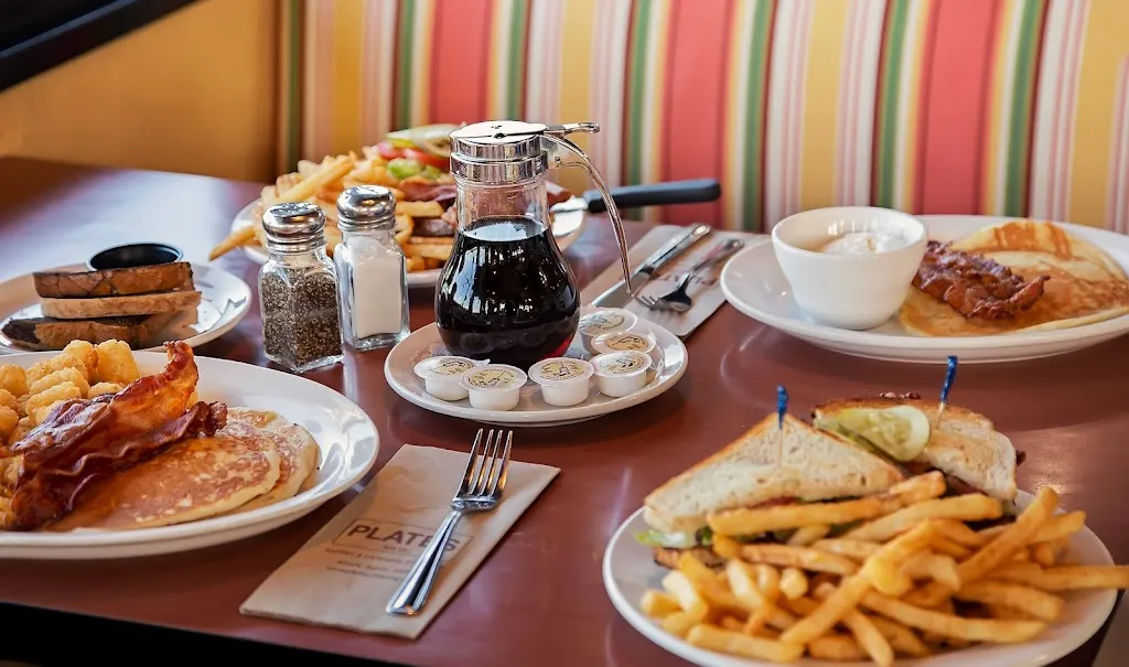 Plates Eatery_Courtenay_slider_imagen_3