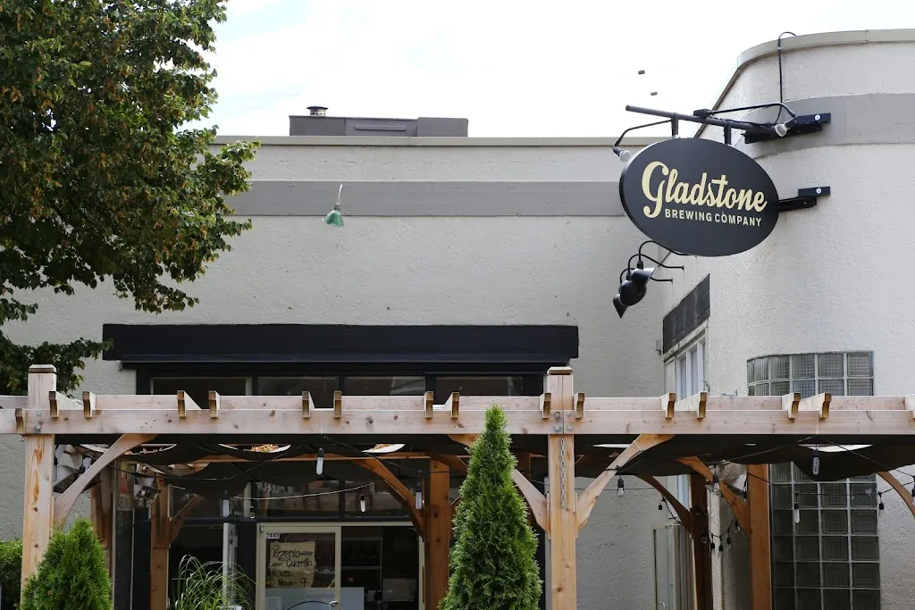 Gladstone Brewing Co. restaurante en Courtenay